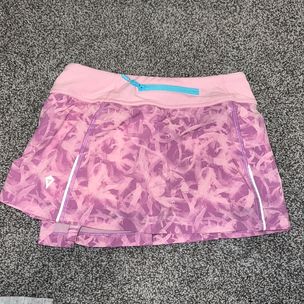 Ivivva skirt with spandex underneath in a girls dive 6